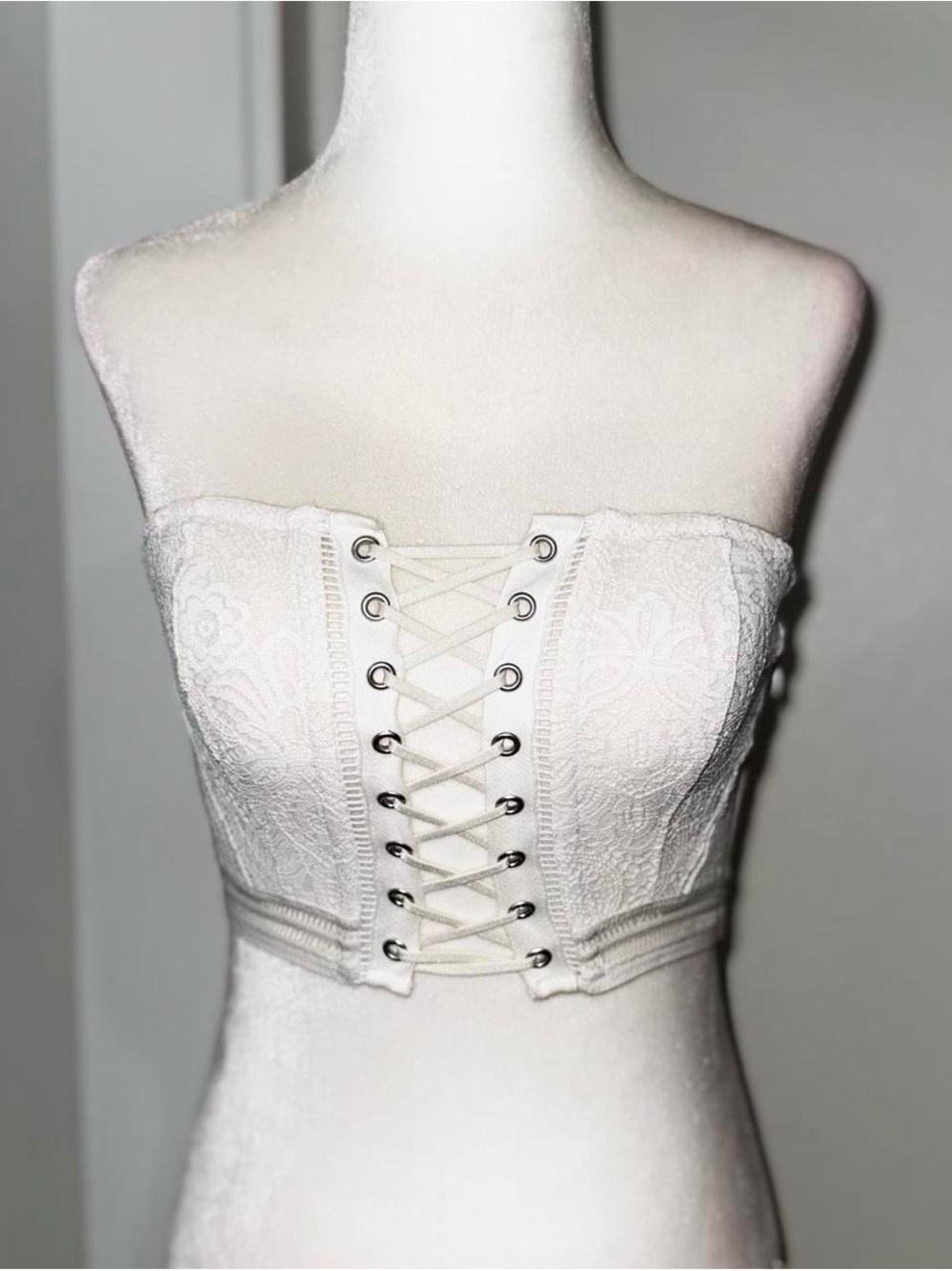Victoria's Secret White Lace Strapless Corset Bra